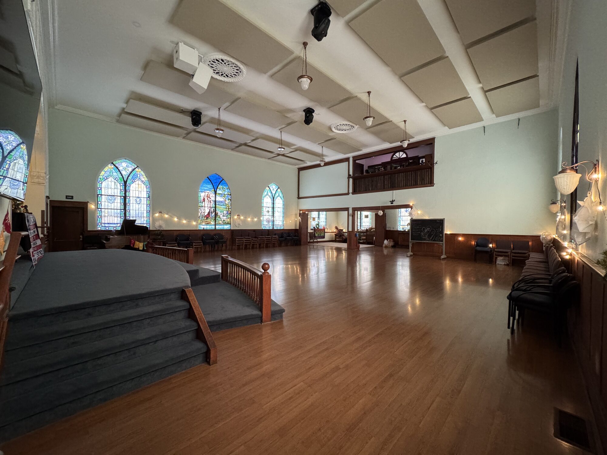 Side view across the flexible main room toward the stage