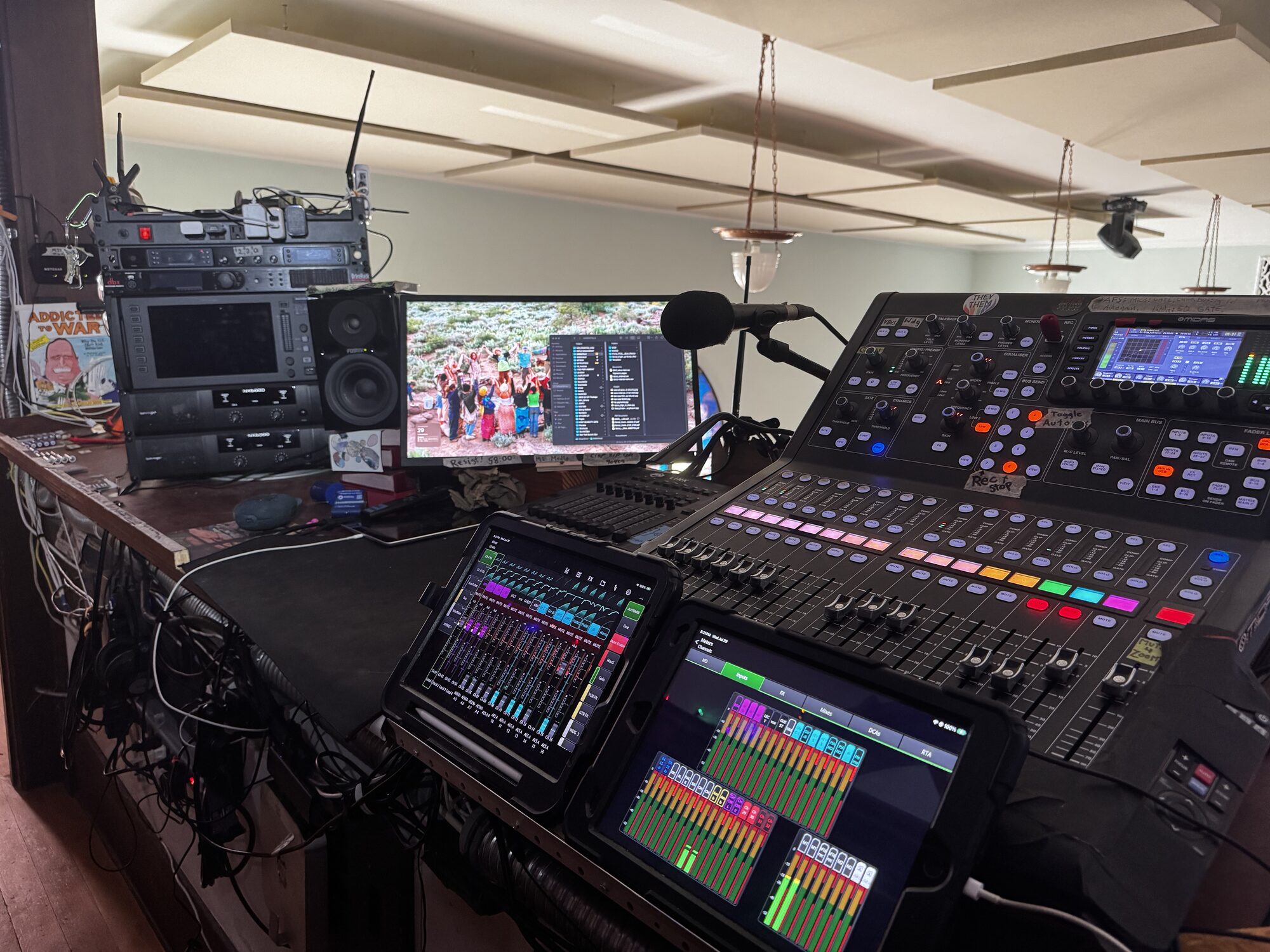 Digital mixing console and audio control equipment